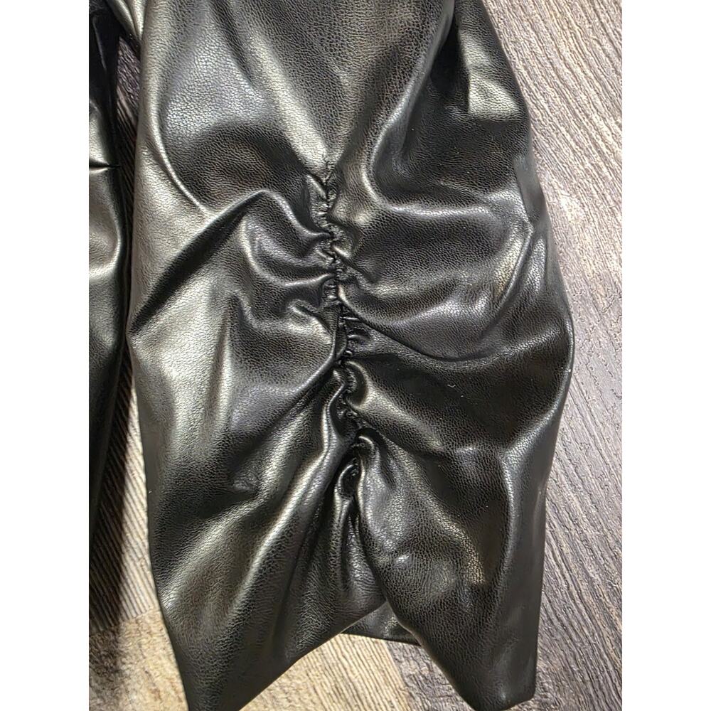 OMMIIVEX Faux Leather Blazer Black Ruched Sleeve Single Button Size M NWT - Picture 7 of 12